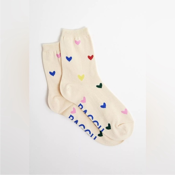 BAGGU Heart Cream Heart Pattern Socks - Picture 5 of 7